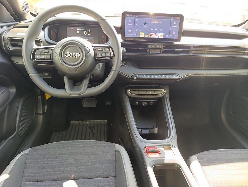 Jeep Avenger (2026) Longitude 1.2 Turbo e-Hybrid - fotka 13 z 26