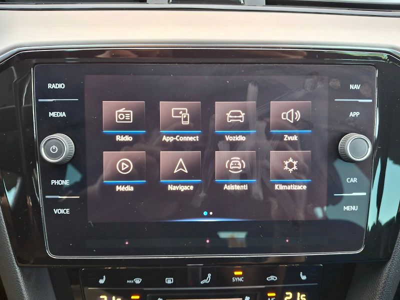 Volkswagen Passat (2023) Variant Elegance DSG 2,0TDi 11 - fotka 19 z 35