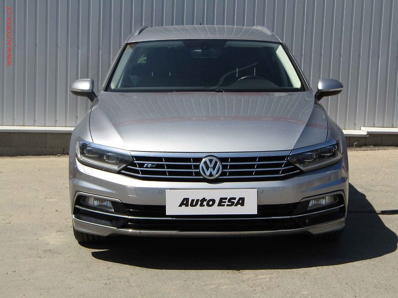 Volkswagen Passat (2018) 2.0 TDi 4x4, ČR, DSG, STK7/28 - fotka 2 z 21