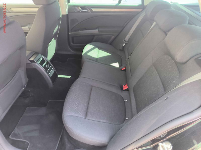 Škoda Superb (2013) 2.0 TDi 4x4, ČR, Bixen, navi - fotka 10 z 19