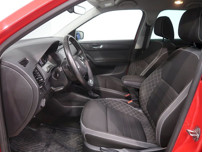Škoda Fabia (2022) AMBITION TOUR 1.0TSI 70KW - fotka 13 z 34