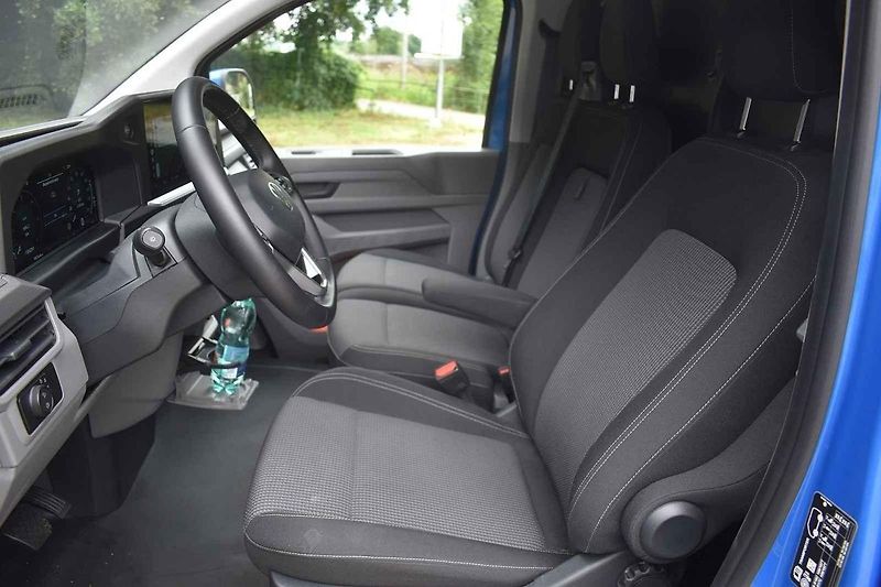 Volkswagen Transporter existuje již v sedmé generaci.