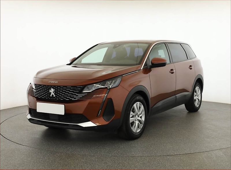 Peugeot 5008 (2021) 1.5 BlueHDi, 7 míst, Tempomat - fotka 2 z 18