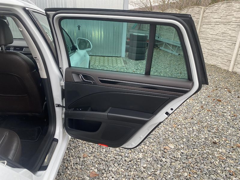 Škoda Superb 2.0TDi 4x4 170PS DSG L+K COMBI - fotka 115 z 158