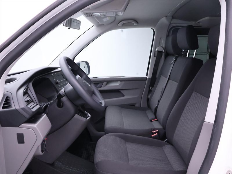 Volkswagen Transporter 2,0 TDI 110kW DSG 9-Míst CZ DP - fotka 11 z 31