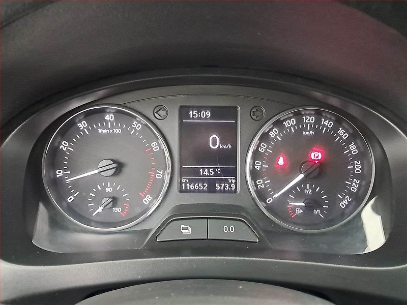 Škoda Rapid (2014) Spaceback 1.2 TSI, Serv.kniha - fotka 11 z 16