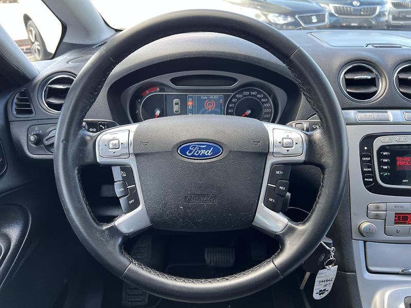 Ford S-MAX 2.0TDCi 103kw AUTOMAT TEMPOMAT - fotka 15 z 40