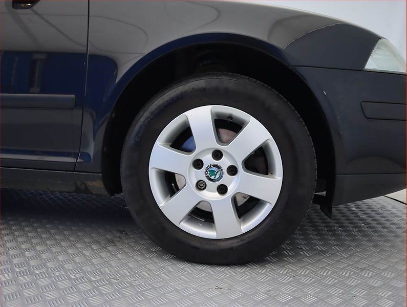 Škoda Octavia (2008) 1.9 TDI DPF, Serv.kniha - fotka 15 z 17