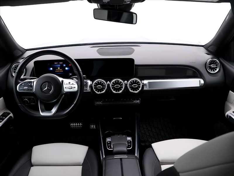 Mercedes-Benz GLB 2.0 200d 110kW AMG Line FULL L - fotka 28 z 35