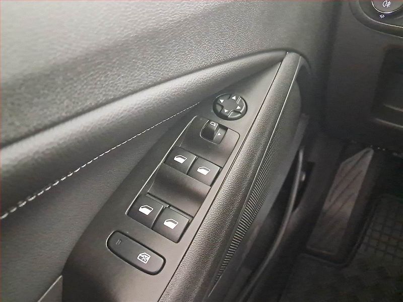 Opel Crossland X (2022) 1.2 Turbo, Automat, Serv.kniha - fotka 15 z 16
