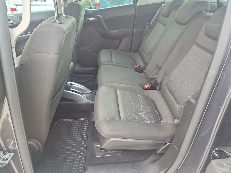 Opel Meriva 1,4 16V - fotka 9 z 10