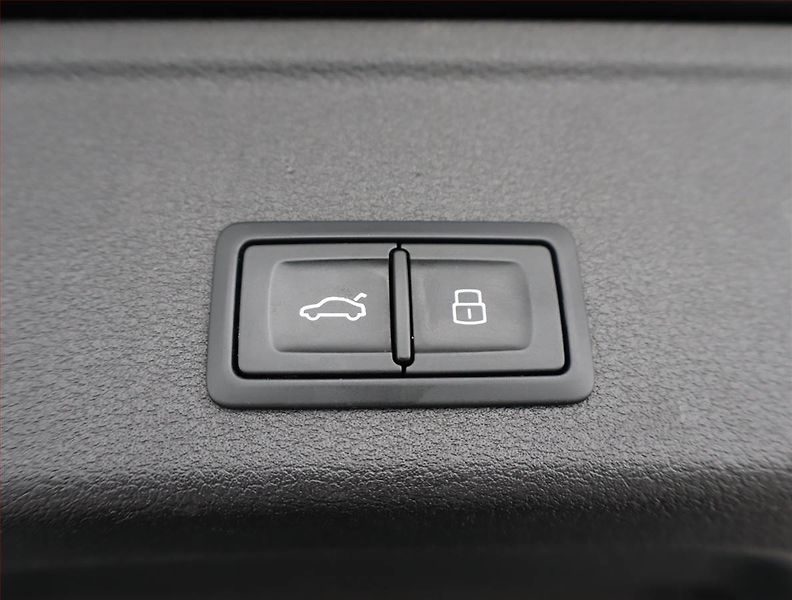 Audi A4 (2016) 2.0 TDI, 4X4, Automat, Navi - fotka 15 z 24