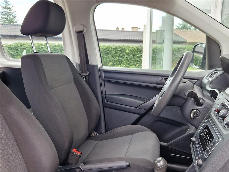 Volkswagen Caddy 1,0 TSI 75kW AC VÝHŘEV 5MÍST - fotka 16 z 32