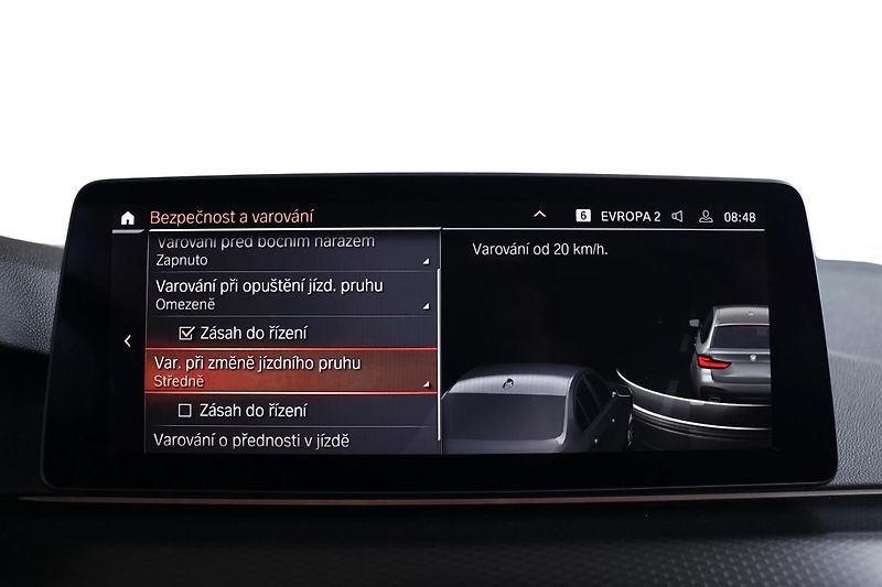 BMW Řada 5 520d xDrive - fotka 14 z 22