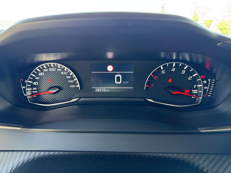 Peugeot 208 1.2i 74kW v záruce do 2031  - fotka 18 z 27