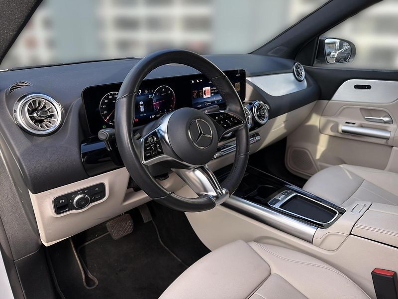 Mercedes-Benz GLA 200d 4MATIC - fotka 7 z 15