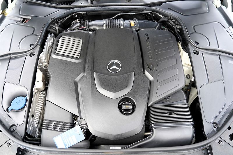 Mercedes-Benz Třídy S S 350d AMG 4Matic/Burm/260PS - fotka 10 z 49