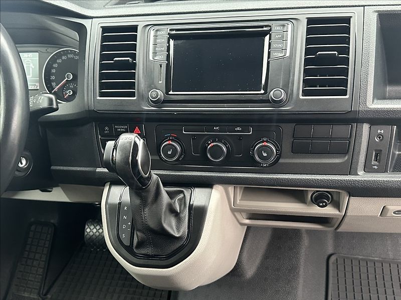 Volkswagen Transporter 2,0 TDI 150PS  L2H1 DSG Dílna - fotka 21 z 53