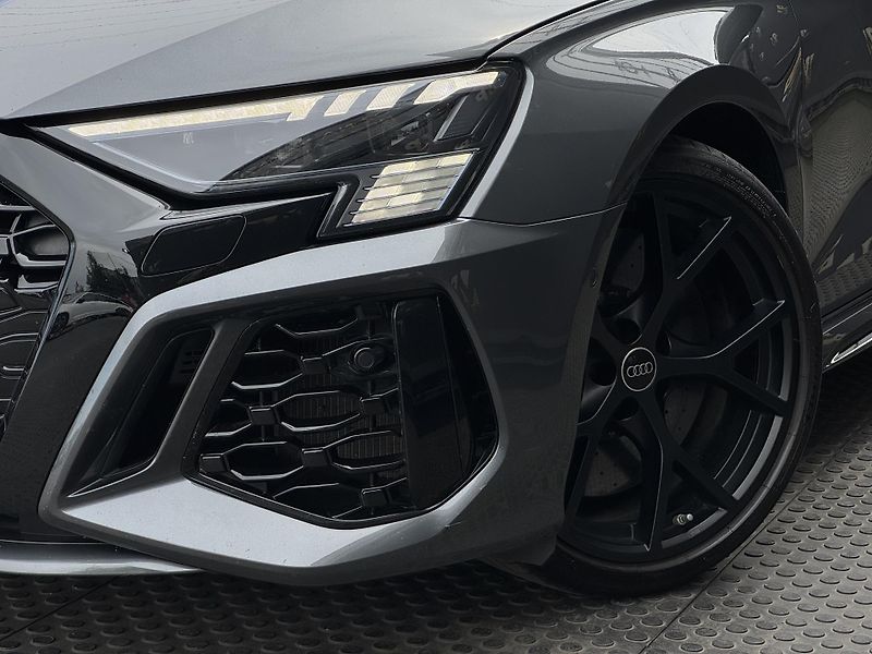 Audi RS 3 (2024) 2.5TFSi 294kW Quattro, Matrix  - fotka 43 z 57