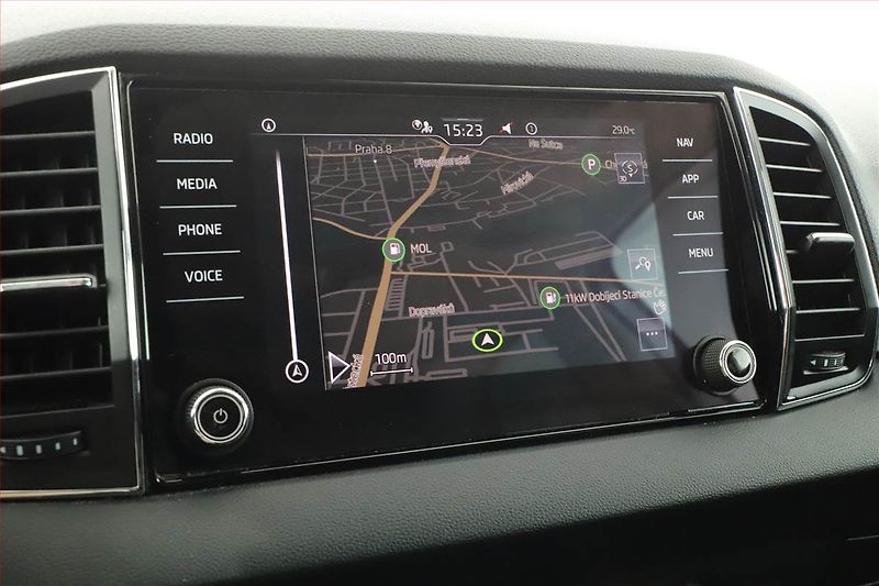 Škoda Karoq (2022) 2.0 TDI - fotka 18 z 20