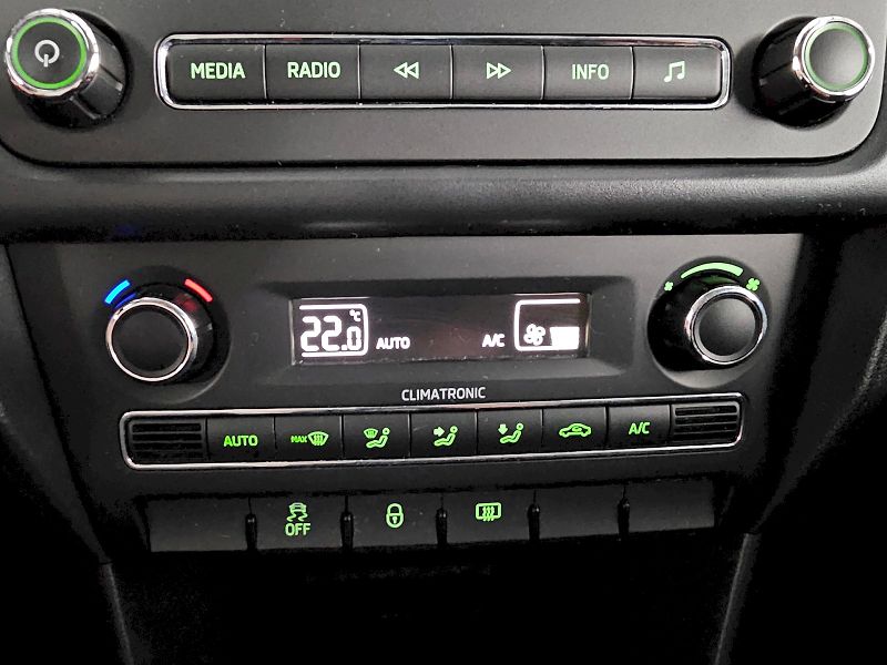 Škoda Rapid (2013) 1.2TSI 63kW AMBITION - fotka 16 z 21