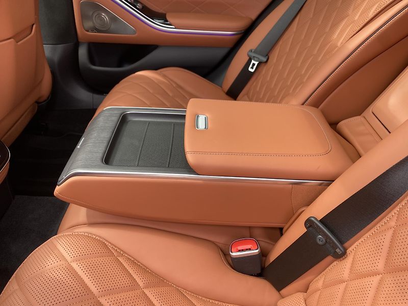 Mercedes-Benz Třídy S S580 503PS 4MATIC AMG DPH TOP - fotka 116 z 180