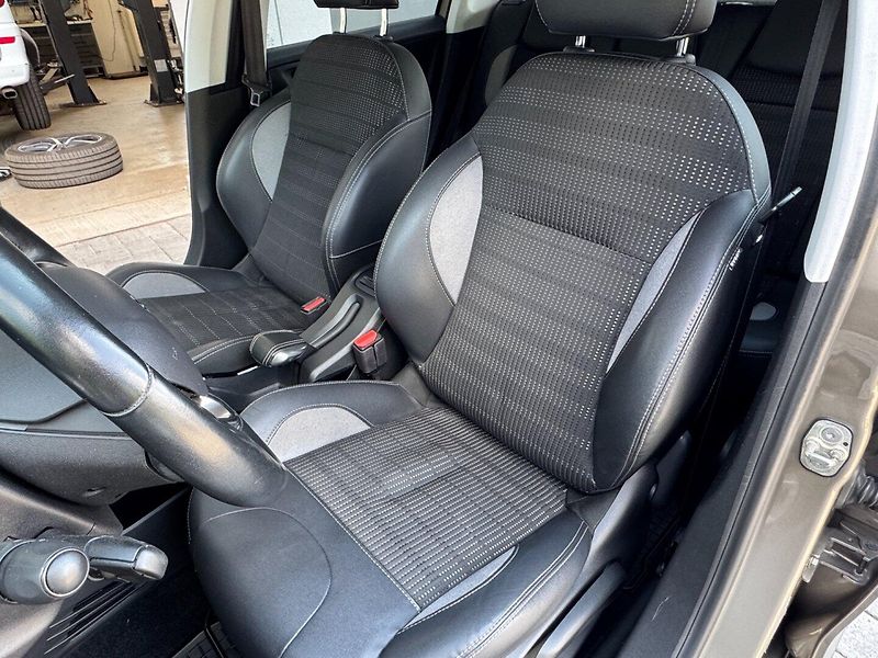 Peugeot 2008 (2016) 1.6 HDi GT-line - fotka 19 z 38