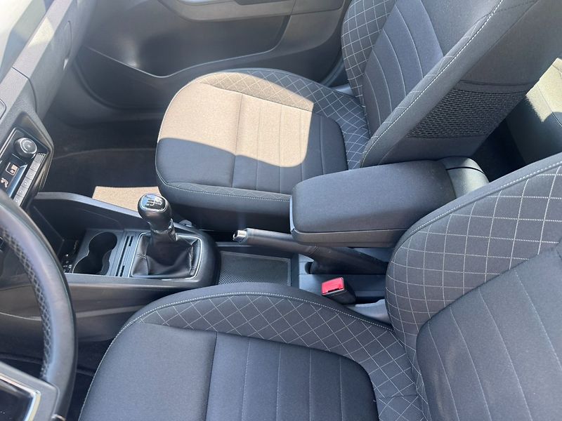 Škoda Fabia (2015) 1,2 TSI 81 KW 2. MAJ KILOMETRY - fotka 34 z 50
