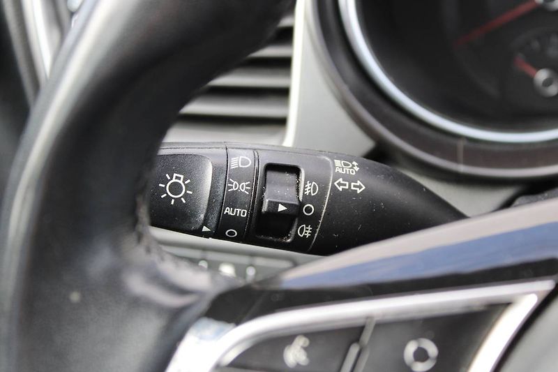 Kia Ceed (2020) 1.4 T-GDI TOP 103kW manuál LED - fotka 15 z 33