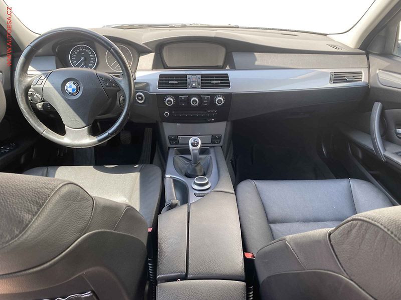 BMW Řada 5 (2007) 3.0d 530d, xDrive, Panor - fotka 8 z 19
