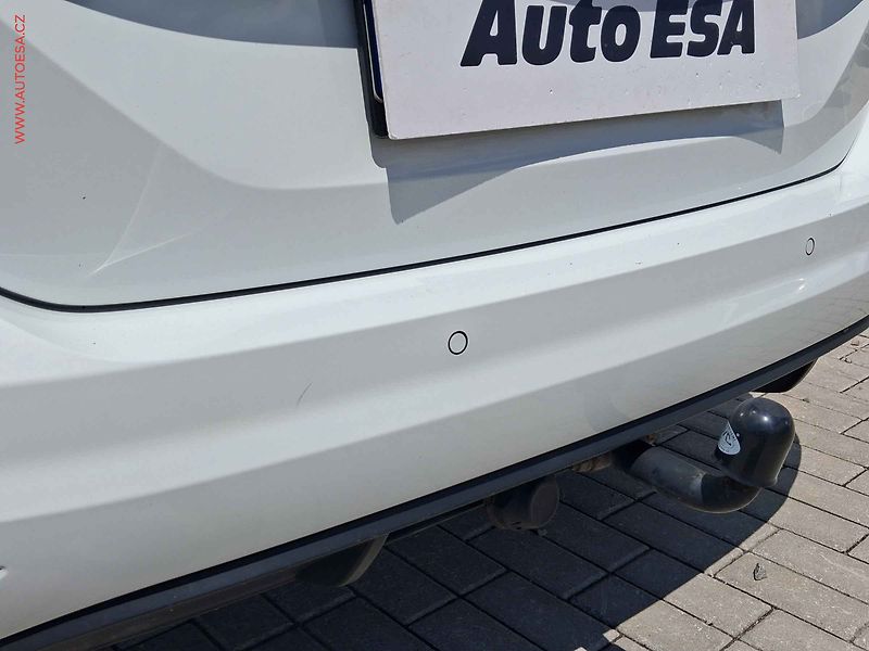 Volkswagen Touran (2019) 2.0TDi, DSG, navi, AC, TZ - fotka 22 z 23