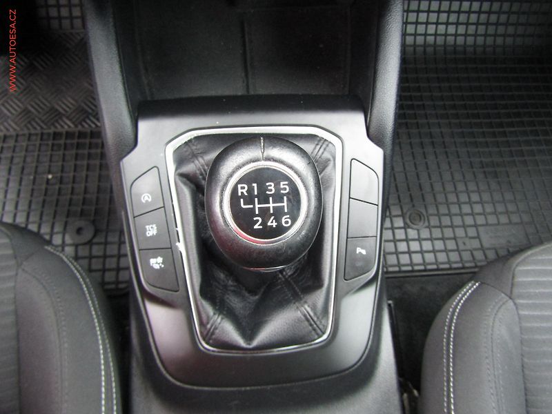 Ford Focus (2019) 2.0 TDCi, ČR, Navi, AC - fotka 17 z 19