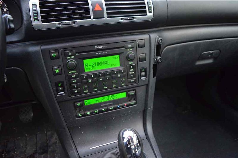 Škoda Superb (2007) 2,5 TDI - fotka 24 z 31
