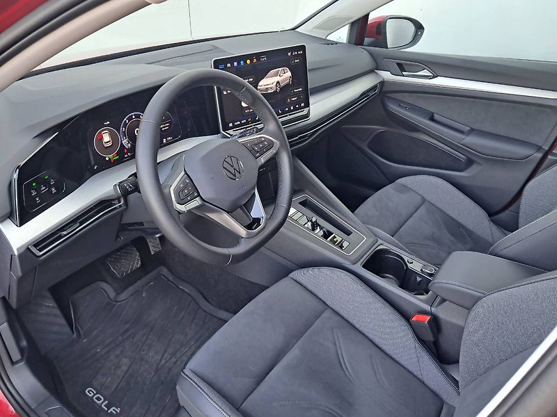 Volkswagen Golf (2025) People 1.5 eTSI / 85 kW DSG7 m - fotka 20 z 30