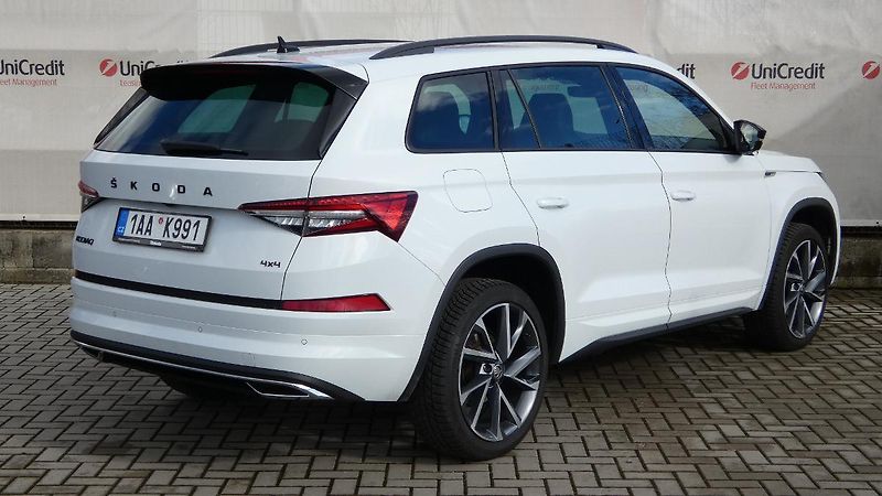 Škoda Kodiaq 2,0 TSI Sportline DSG 4x4 - fotka 3 z 25