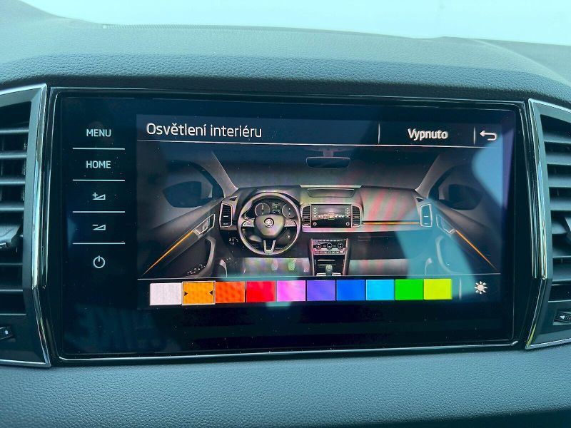 Škoda Karoq (2018) 1.5TSI 110kW DSG Style Pano Ků - fotka 24 z 35