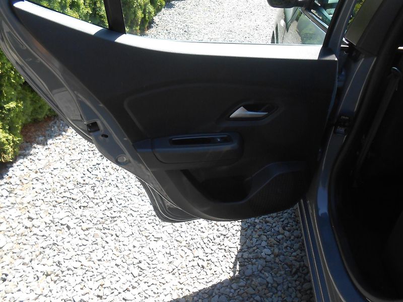 Dacia Sandero 1.0TCe+LPG,KLIMA,LED!! - fotka 25 z 41