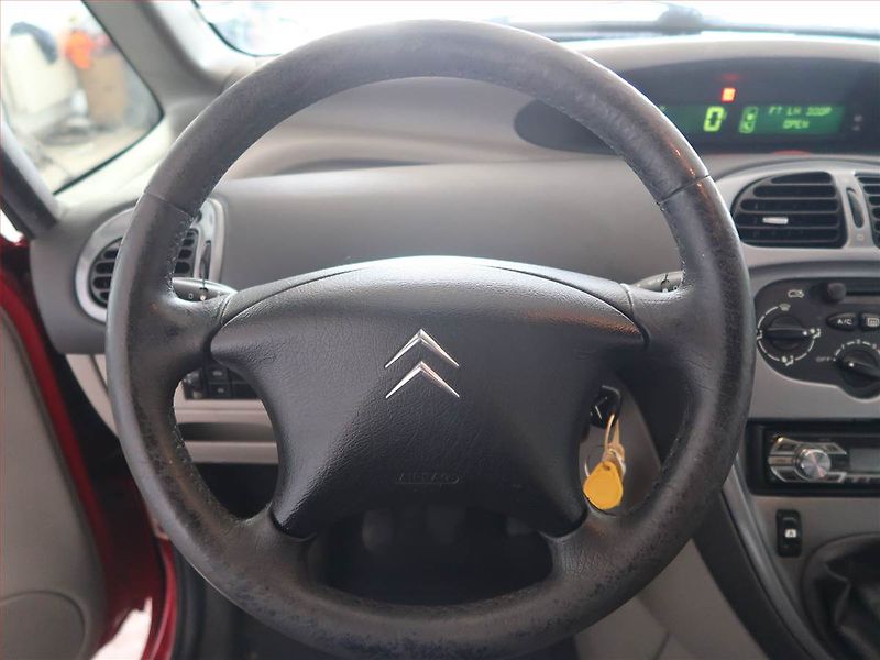 Citroën Xsara Picasso (2005) 1.8 16V, po STK, Klima - fotka 14 z 14