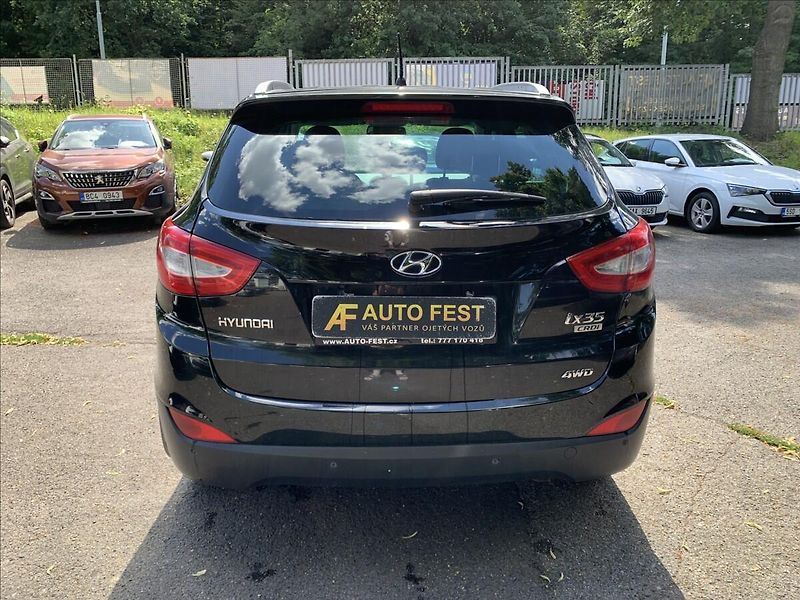 Hyundai ix35 2,0 CRDI AUTOMAT 4x4 ČR,SERVIS - fotka 7 z 17