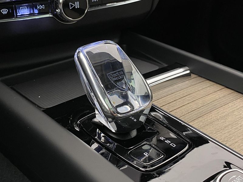 Volvo XC60 T8 AWD RECHARGE ULTRA BRIGHT - fotka 27 z 67