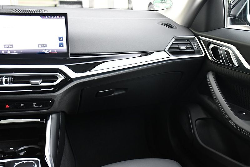 BMW i4 eDrive40 97,4%SoH. - fotka 8 z 39
