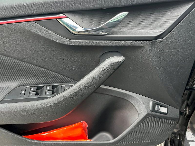 Škoda Scala (2024) 1.0 TSI 85kW Monte Carlo DSG - fotka 8 z 28