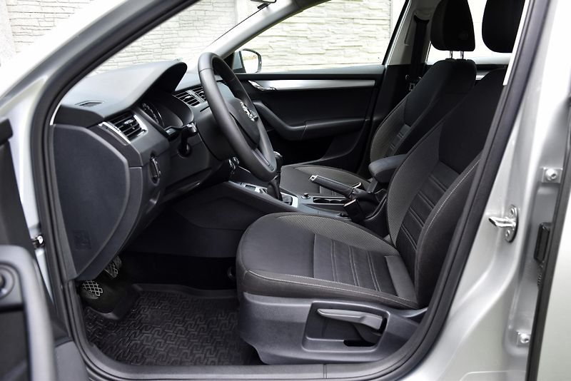 Škoda Octavia 1.6 TDi CR,VÝHŘEV,TEMP,ALU,1.M - fotka 7 z 42