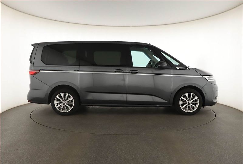 Volkswagen Multivan (2023) 2.0 TDI - fotka 6 z 23