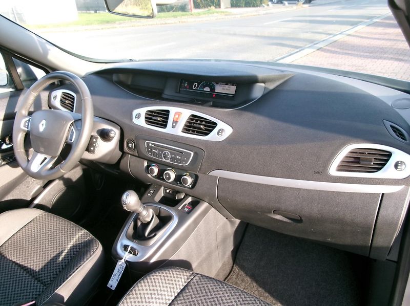Renault Scénic (2011) 1,5dCi KLIMA ALU TEMP - fotka 28 z 30