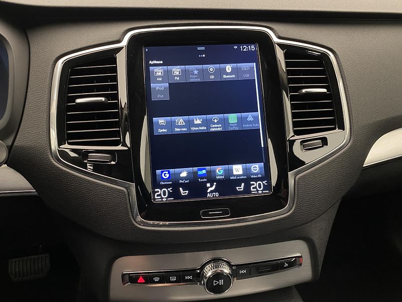 Volvo XC90 D5 AWD MOMENTUM AUT REZERVACE - fotka 43 z 46