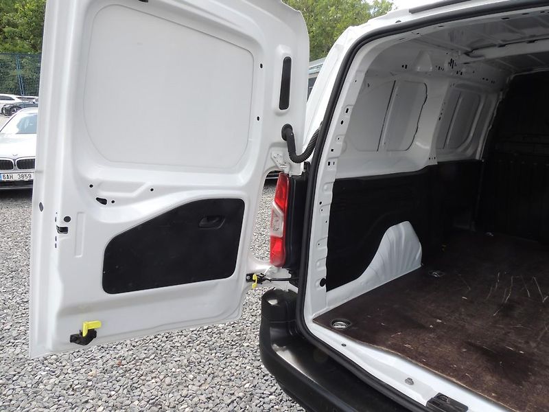 Fiat Dobló cargo (2023) 1.5HDi,L2,ČR,1.majitel - fotka 15 z 28