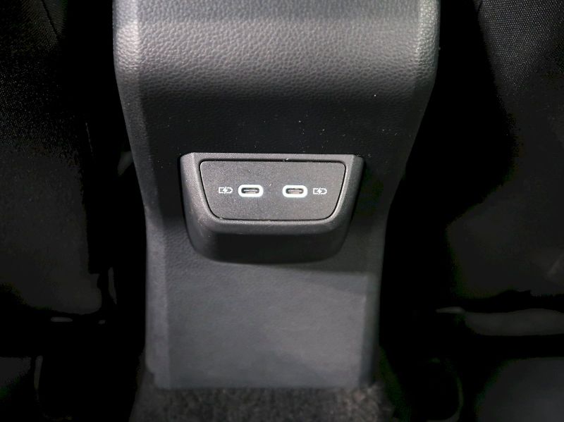 Volkswagen Taigo (2023) R-LINE 1.0TSI 81KW DSG NAVI - fotka 35 z 37