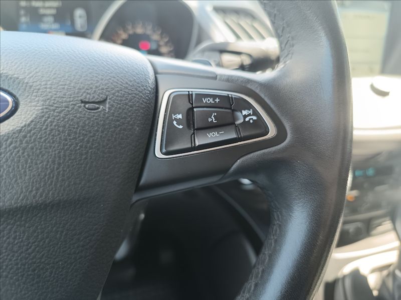 Ford Kuga 2,0 TDCi 4x4 AT Titanium - fotka 18 z 21