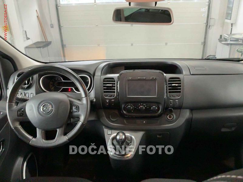 Opel Vivaro (2016) 1.6CDTi L2 9míst, 107kW, navi - fotka 5 z 8